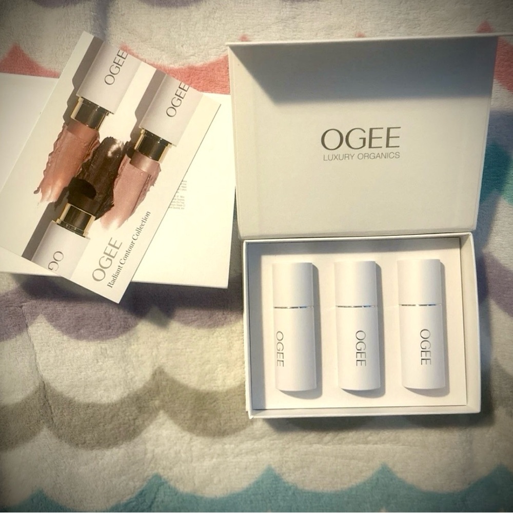 OGEE Radiant Contour Collection Box